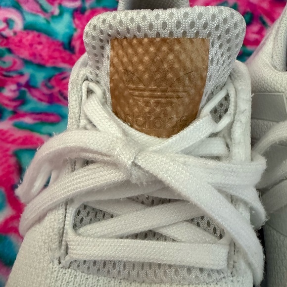 Adidas:Swift Run 1.0 casual white shoes. Size: Women's 7.5 - Lightweight. - Picture 3 of 8